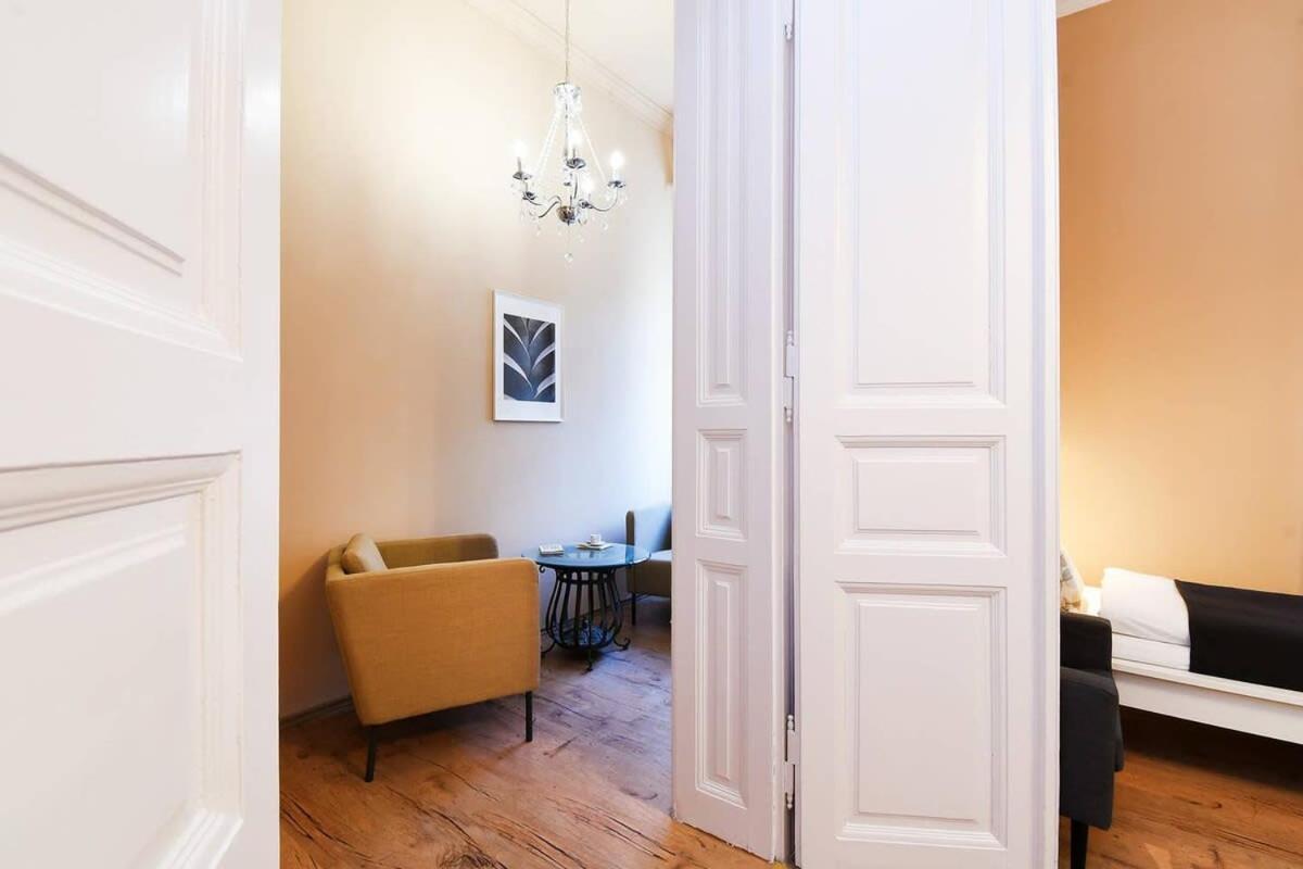 Very Central Very Spacious New Home ブダペスト エクステリア 写真