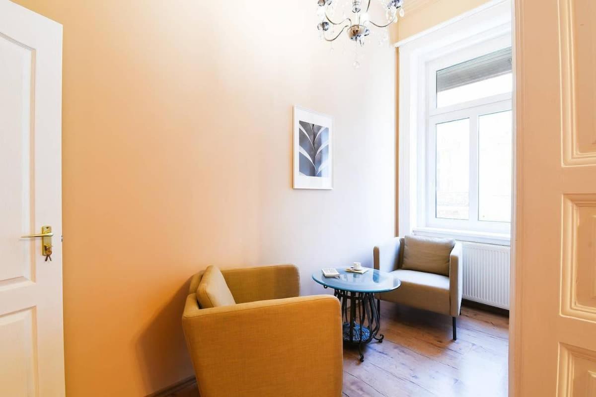 Very Central Very Spacious New Home ブダペスト エクステリア 写真