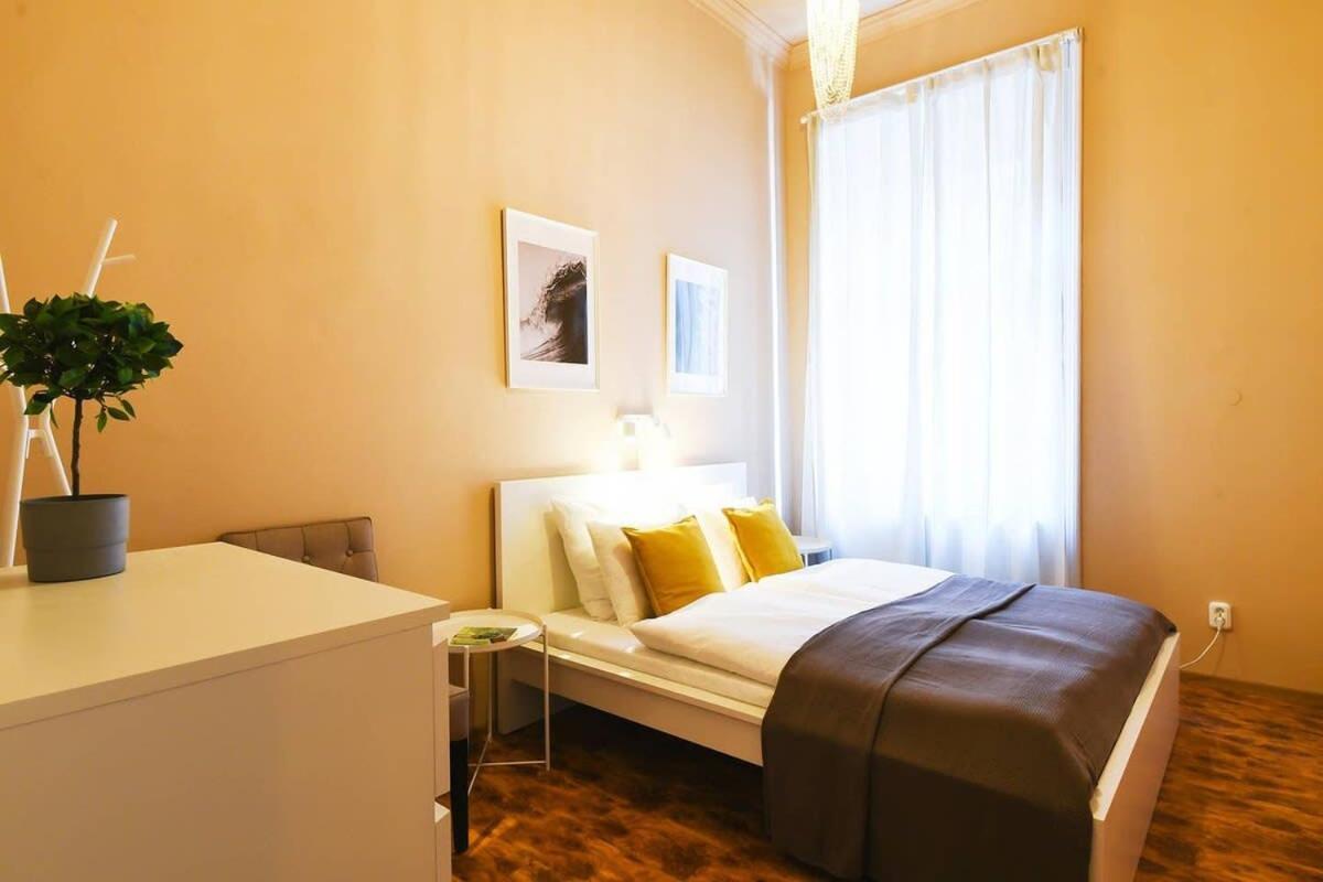 Very Central Very Spacious New Home ブダペスト エクステリア 写真