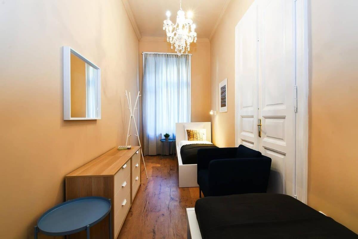 Very Central Very Spacious New Home ブダペスト エクステリア 写真