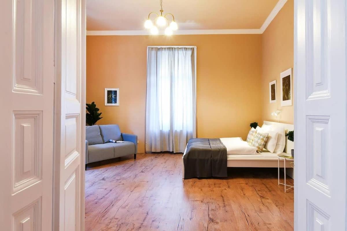 Very Central Very Spacious New Home ブダペスト エクステリア 写真